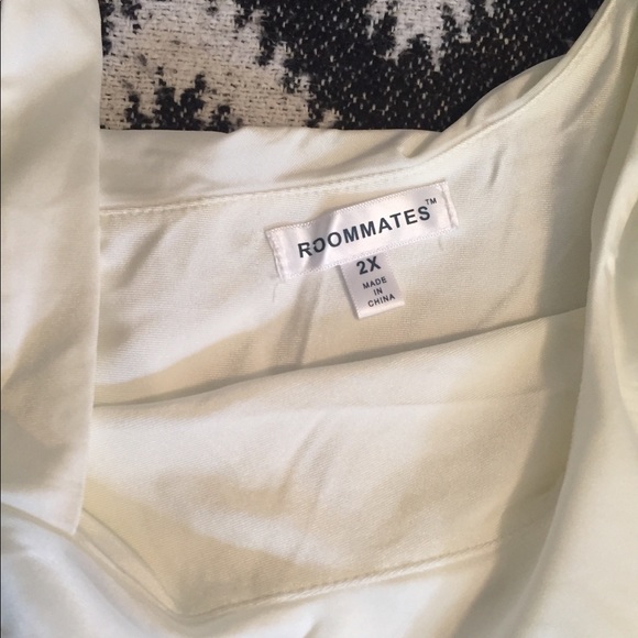 Roommates White Ruffle top - Picture 3 of 4